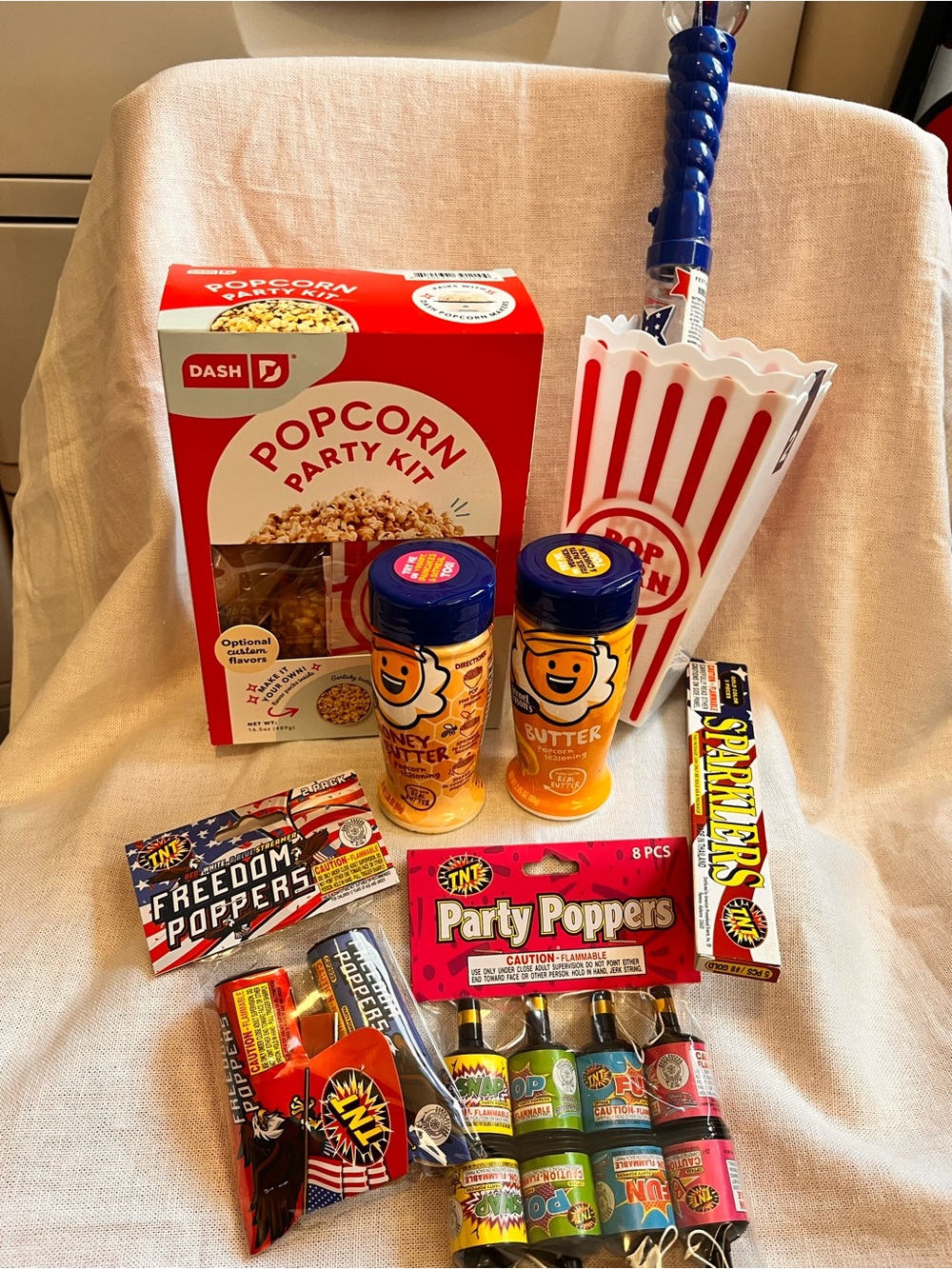 Ash Red Popcorn Party Bundle with Butter & Honey Seasonings